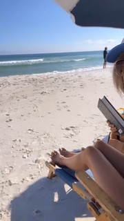 Ali Fedotowsky feet photo 9