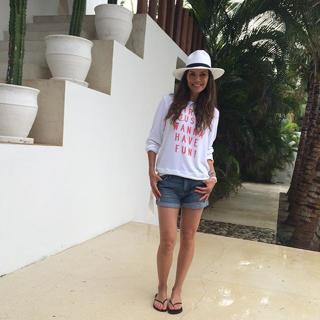 Ali Landry feet photo thumbnail