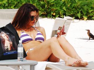 Ali Landry feet photo thumbnail