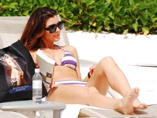 Ali Landry feet photo thumbnail