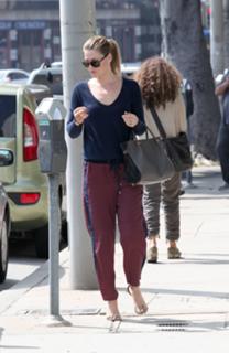Ali Larter feet photo thumbnail
