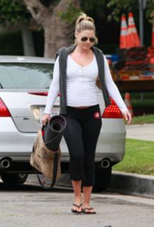 Ali Larter feet photo thumbnail