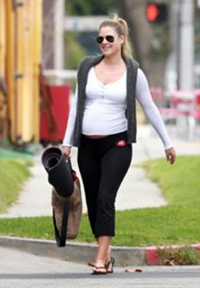 Ali Larter feet photo thumbnail