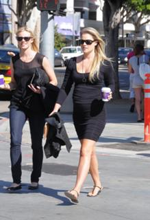 Ali Larter feet photo thumbnail