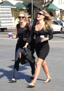 Ali Larter feet photo thumbnail