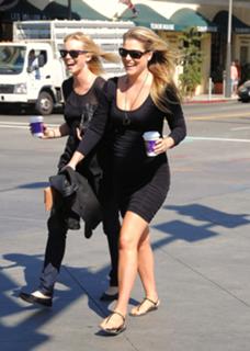 Ali Larter feet photo thumbnail