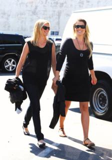 Ali Larter feet photo thumbnail