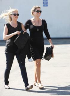 Ali Larter feet photo thumbnail