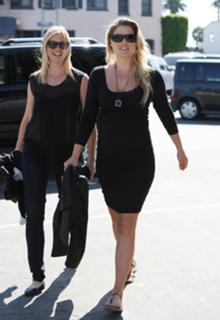 Ali Larter feet photo thumbnail