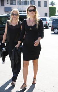 Ali Larter feet photo thumbnail