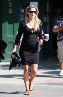 Ali Larter feet photo thumbnail