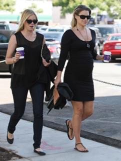 Ali Larter feet photo thumbnail
