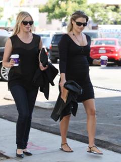 Ali Larter feet photo thumbnail