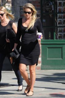 Ali Larter feet photo thumbnail