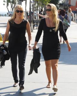 Ali Larter feet photo thumbnail