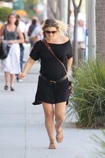 Ali Larter feet photo thumbnail