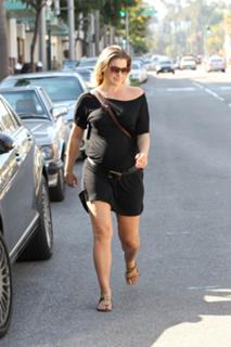 Ali Larter feet photo thumbnail