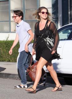 Ali Larter feet photo thumbnail