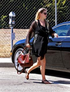 Ali Larter feet photo thumbnail
