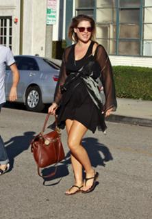 Ali Larter feet photo thumbnail