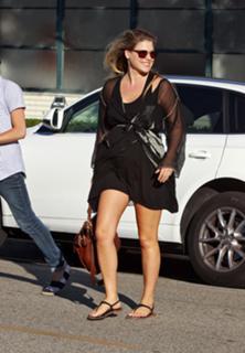 Ali Larter feet photo thumbnail