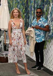 Ali Larter feet photo thumbnail