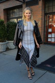 Ali Larter feet photo thumbnail