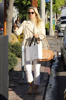 Ali Larter feet photo thumbnail