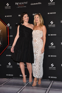 Ali Larter feet photo thumbnail