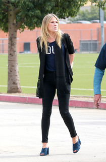 Ali Larter feet photo thumbnail