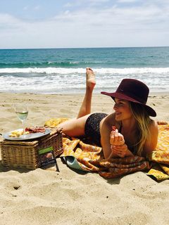 Ali Larter feet photo thumbnail