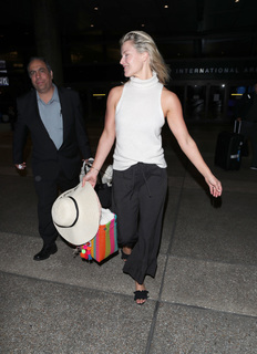 Ali Larter feet photo thumbnail