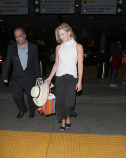 Ali Larter feet photo thumbnail