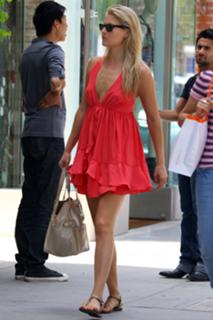 Ali Larter feet photo thumbnail