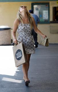 Ali Larter feet photo thumbnail