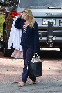 Ali Larter feet photo thumbnail