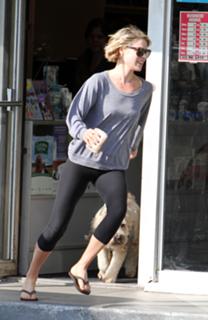 Ali Larter feet photo thumbnail