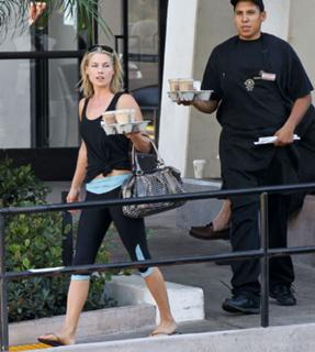 Ali Larter feet photo thumbnail