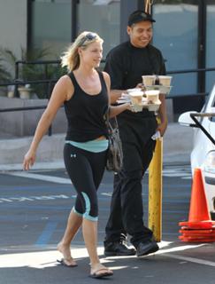 Ali Larter feet photo thumbnail