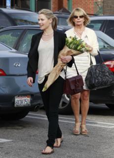 Ali Larter feet photo thumbnail