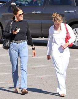 Ali MacGraw feet photo 9