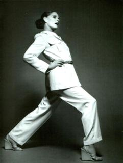 Ali MacGraw feet photo 17
