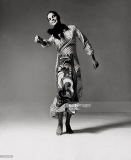 Ali MacGraw feet photo 9
