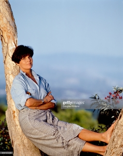 Ali MacGraw feet photo 11