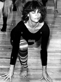 Ali MacGraw feet photo 6