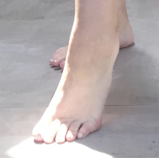 Ali Macofsky feet photo 15