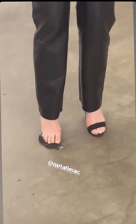 Ali Macofsky feet photo 19