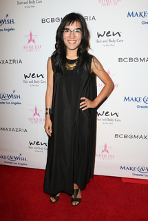Ali Wong feet photo thumbnail