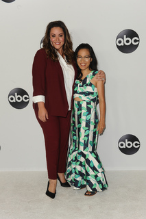 Ali Wong feet photo thumbnail