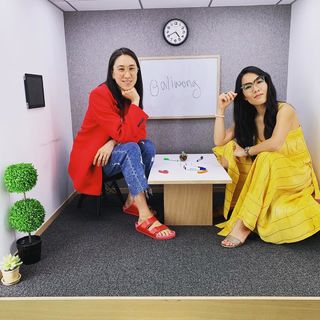 Ali Wong feet photo thumbnail